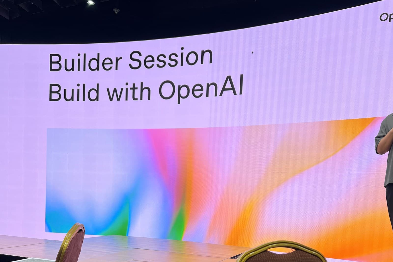 ‘Builder Session — Build with OpenAI’ 타이틀 슬라이드